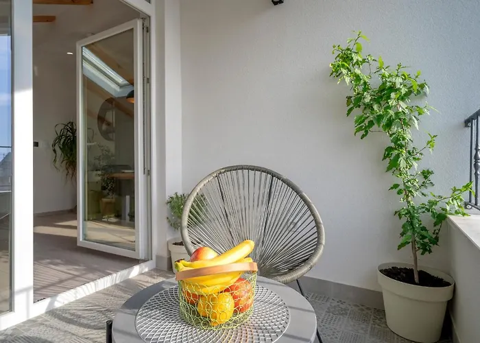 The Elegance Nest - Zf Hvar 公寓