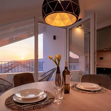 The Elegance Nest - Zf Hvar アパート *
